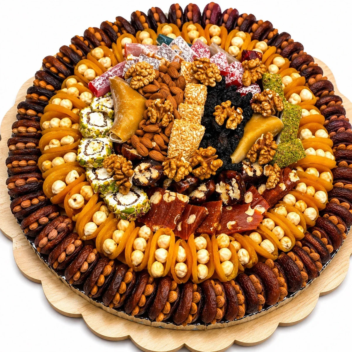 Han Bey Kayısı Katlı Hediyelik Paketi No:25, 3000 g ağırlığında doğal gün kurusu kayısı, premium kuruyemişler, lokum ve geleneksel Malatya lezzetleriyle hazırlanan çok katlı lüks hediye kut